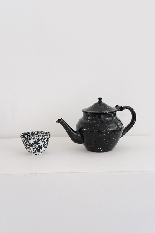 steel teapot - black