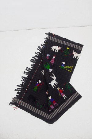 embroidery blanket - black