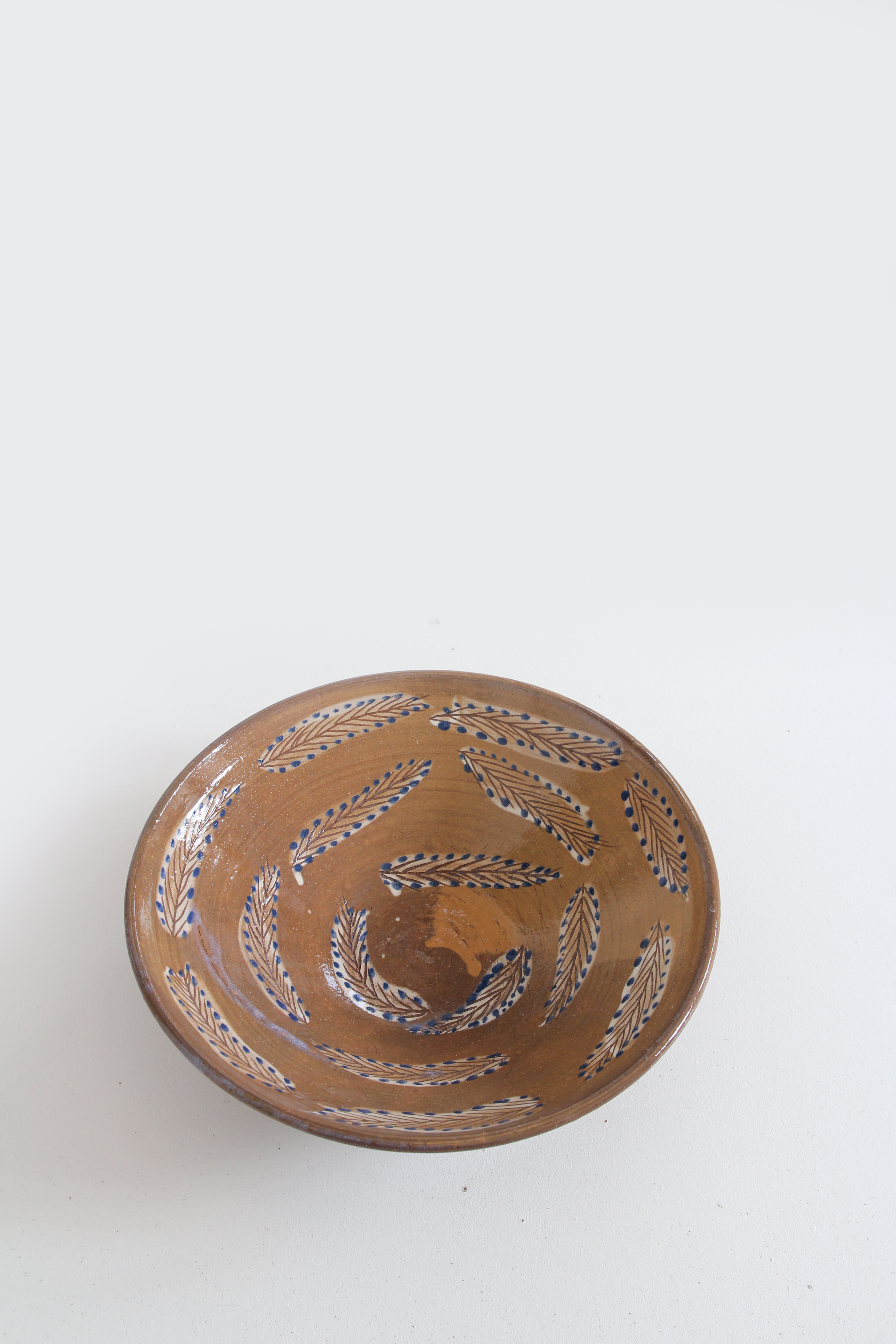 ceramic bowl - leaves