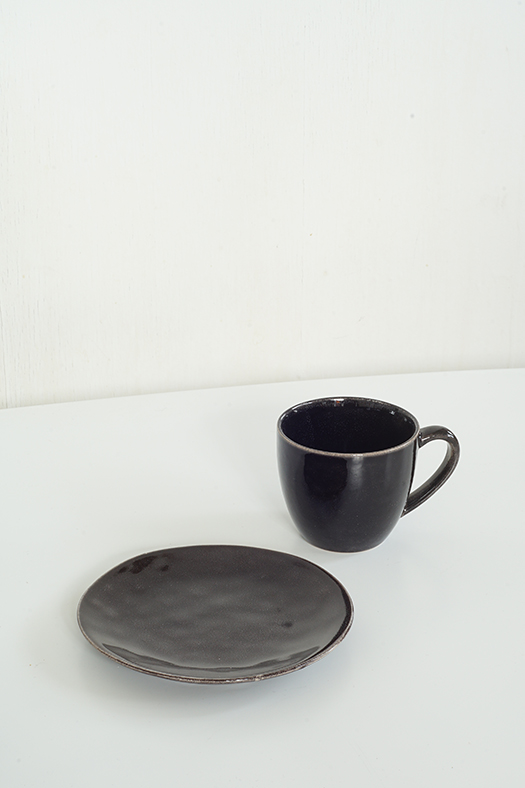 ceramic dish black - small