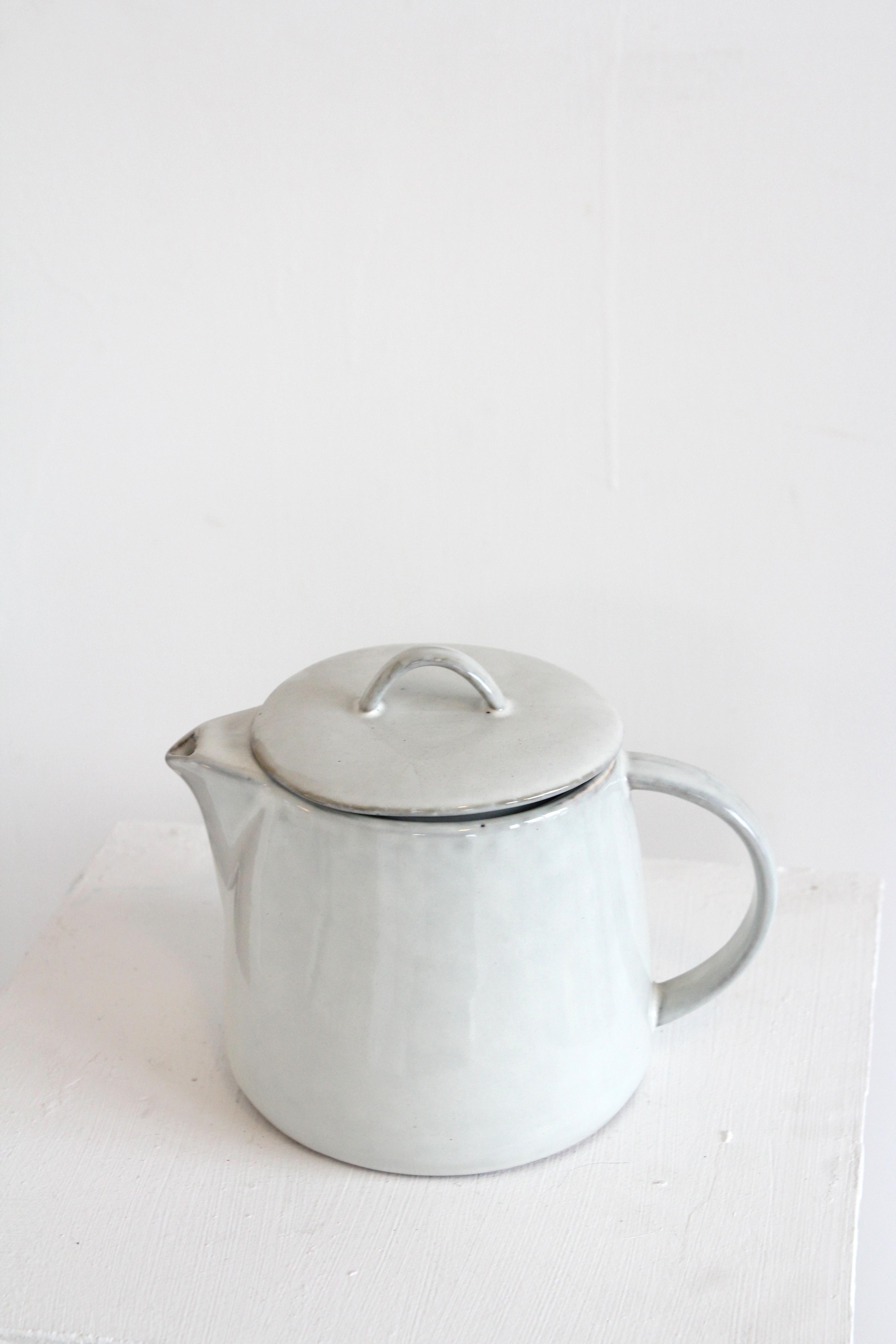 ceramic  teapot - white