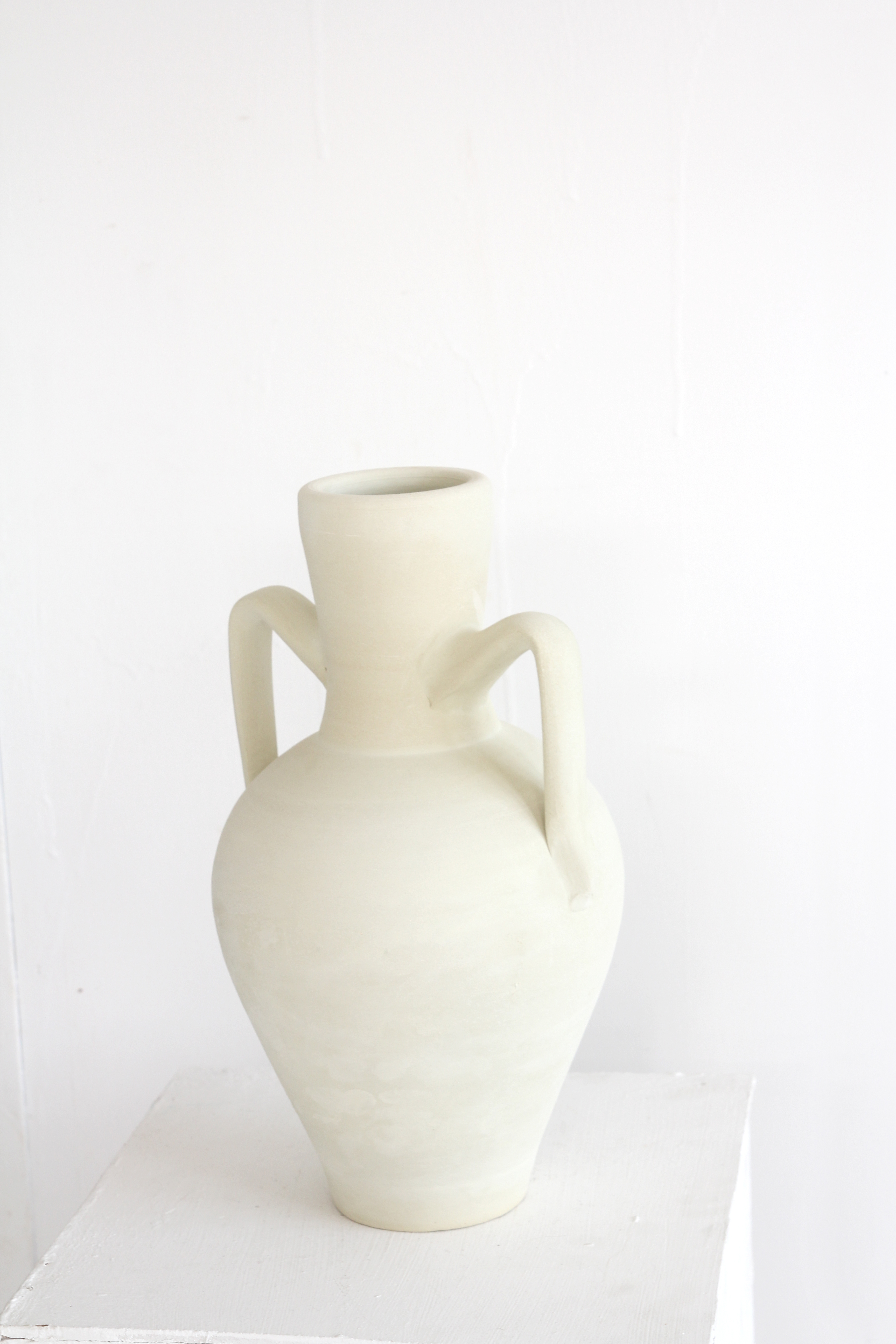 salt clay vase - handle