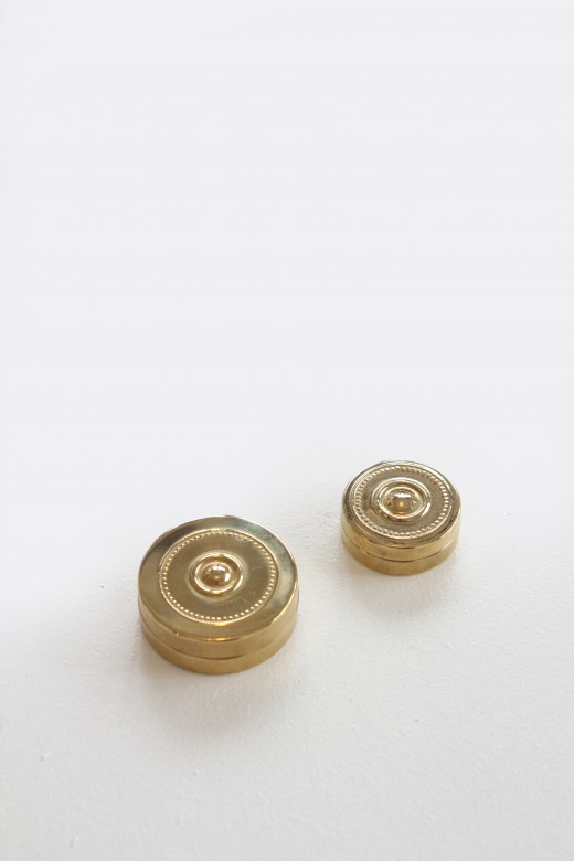 brass case - round