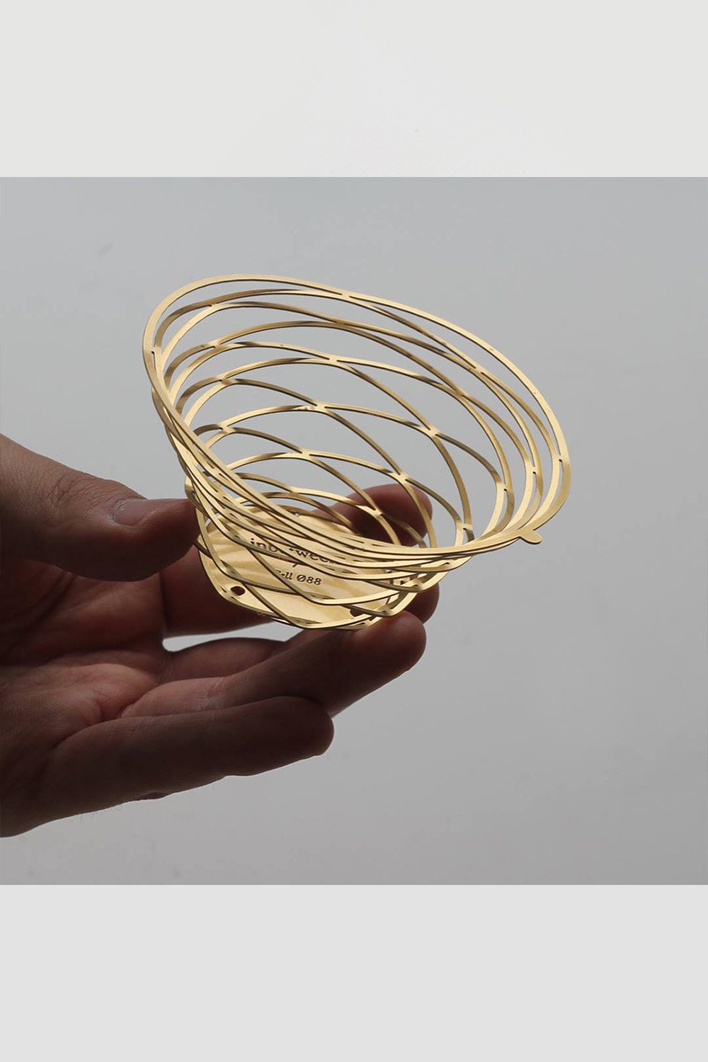 brass candle holder - circle
