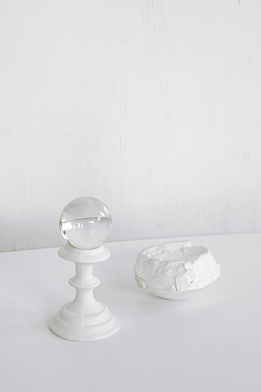 ceramic globe stand - small