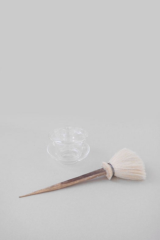 wooden fur brush