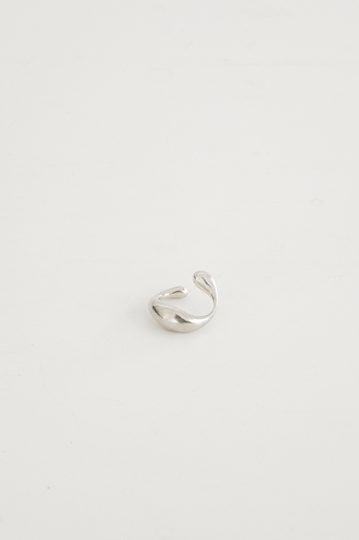 Petit Curve Earcuff