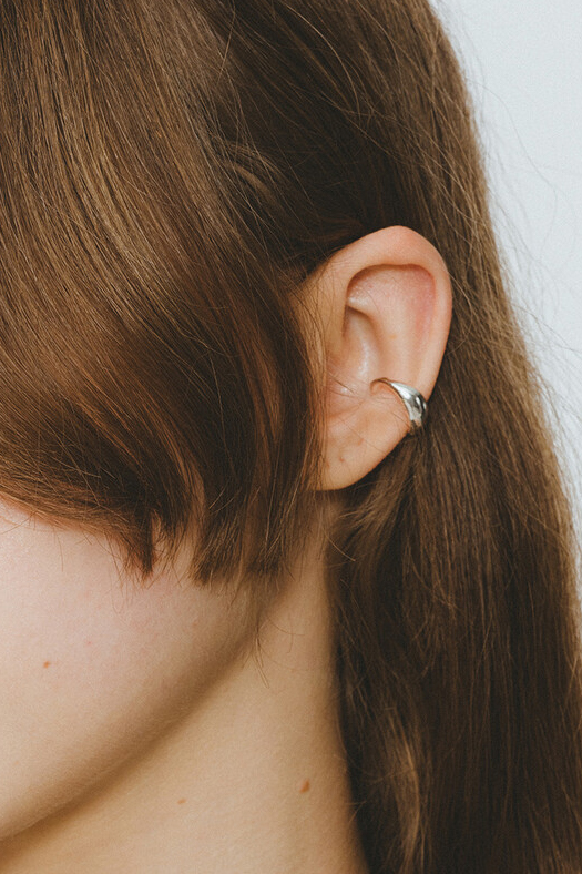 Petit Curve Earcuff