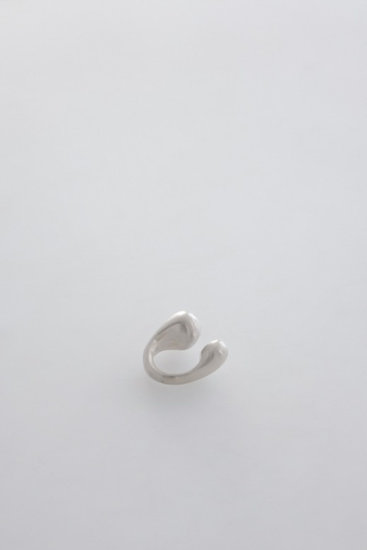 open bold ring