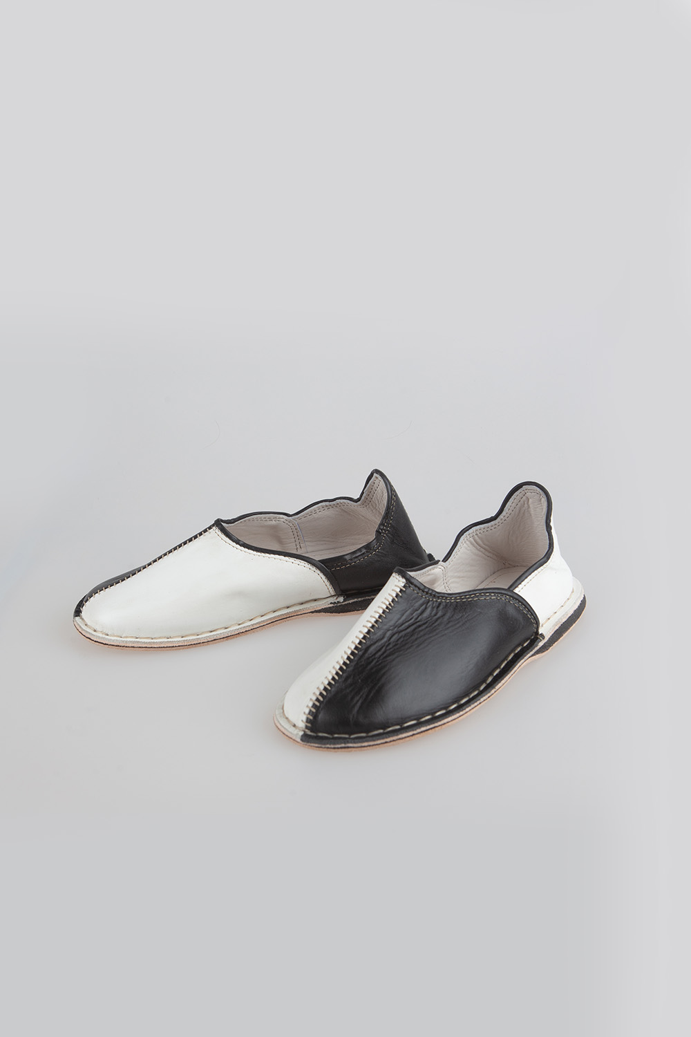 half half slipper - black & white