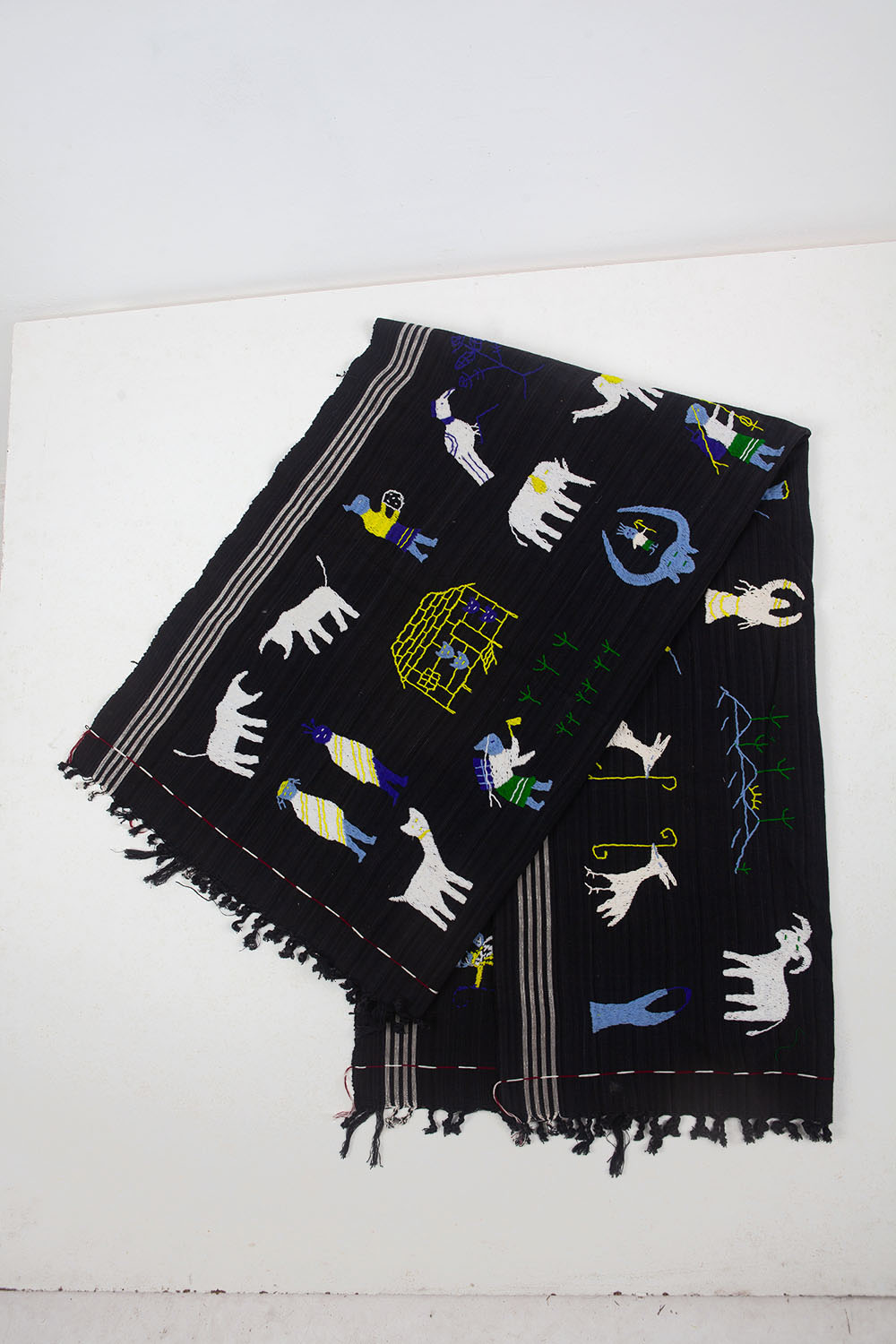 embroidery blanket - black
