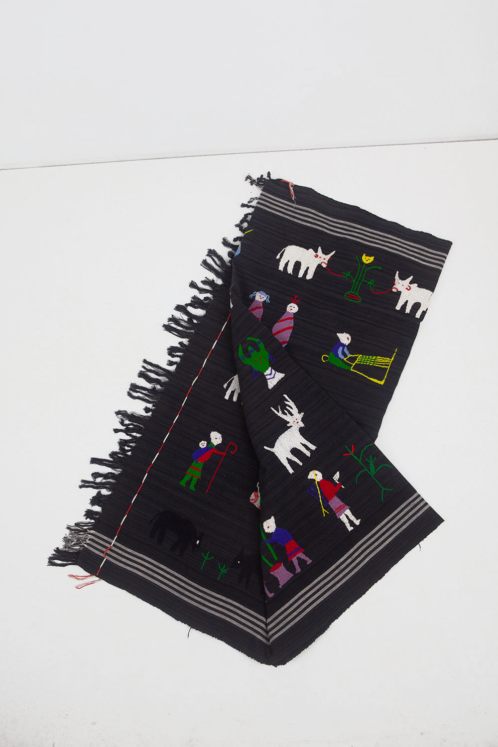 embroidery blanket - black