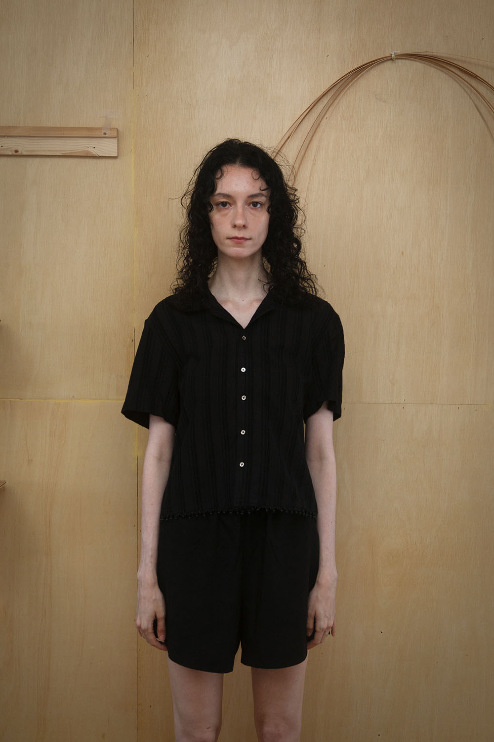 quinoa stripe beads shirts - black