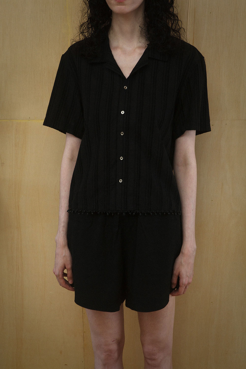 quinoa stripe beads shirts - black