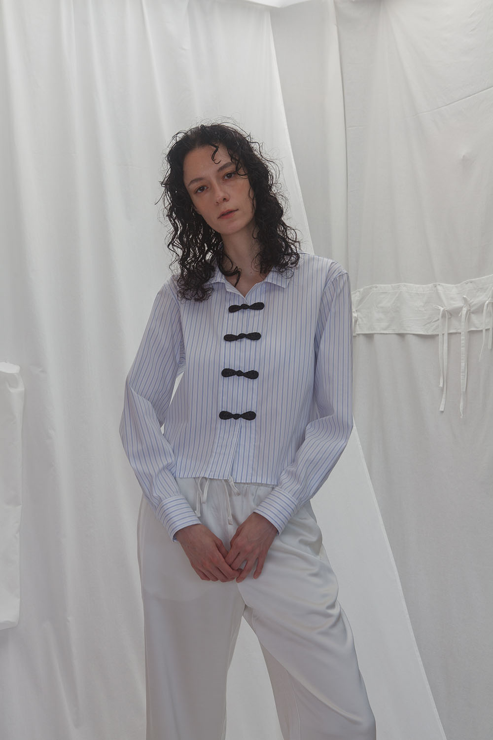 quinoa stripe knot shirts - white